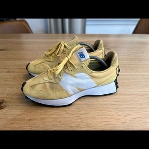 New Balance 327 Yellow